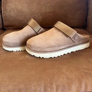 UGG Goldenstar Clogs Chestnut 8